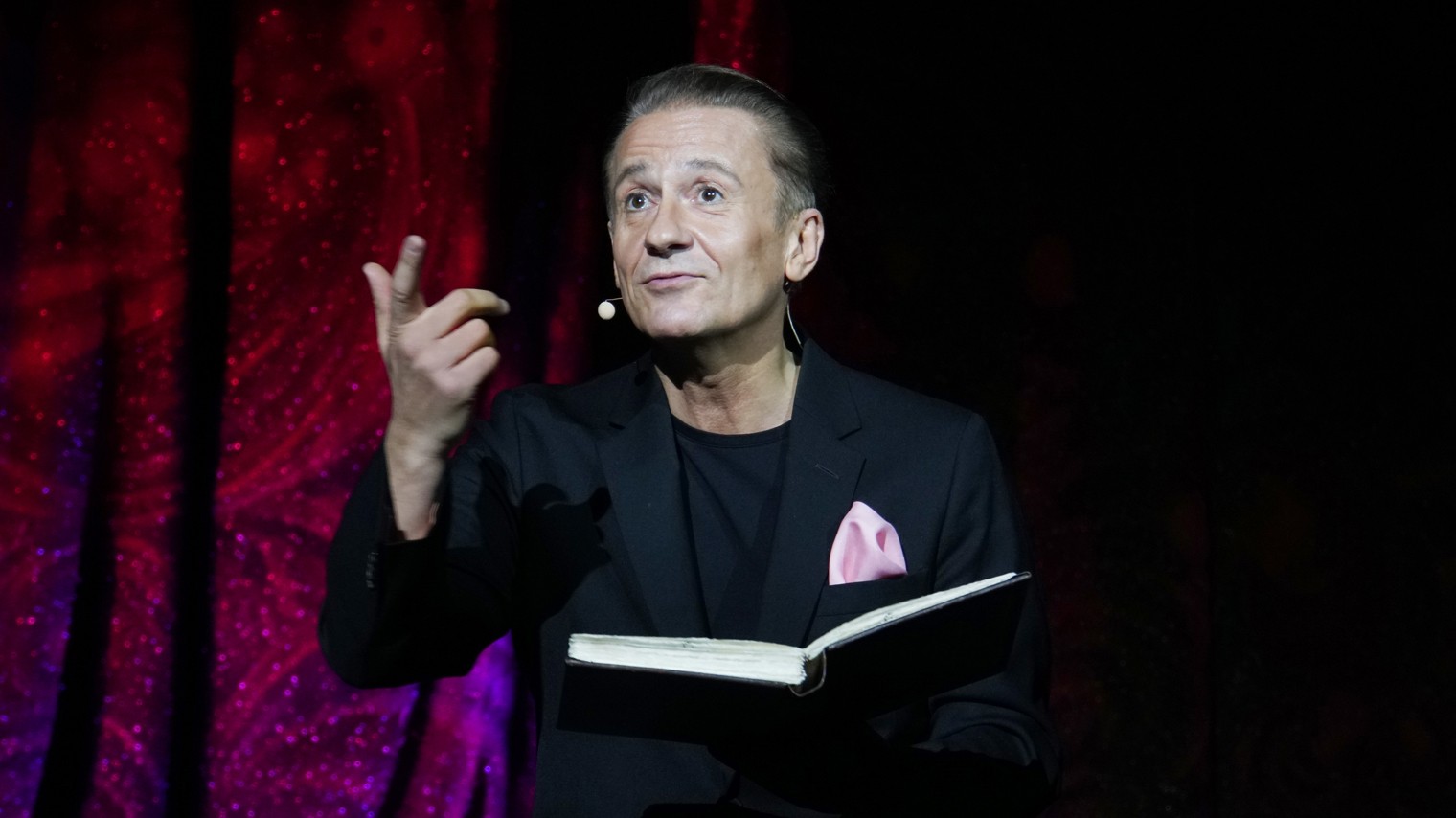 Олег Меньшиков. Спектакль‑интервью